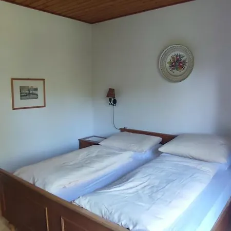 Gaestehaus Moorbad Gmoes *